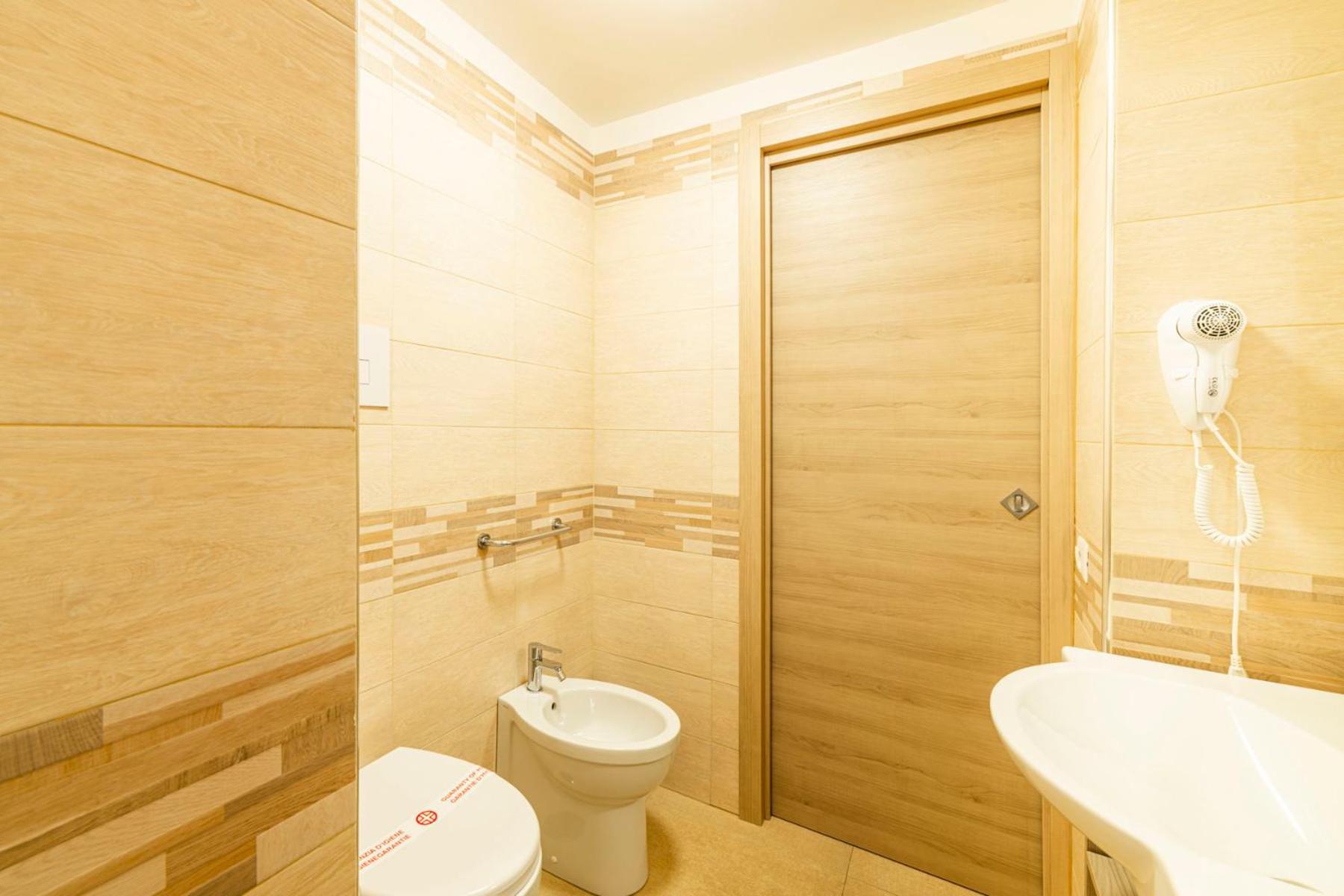 Bed & Breakfast Corso 138 - Sleep & Fly - By Domusextra Napels