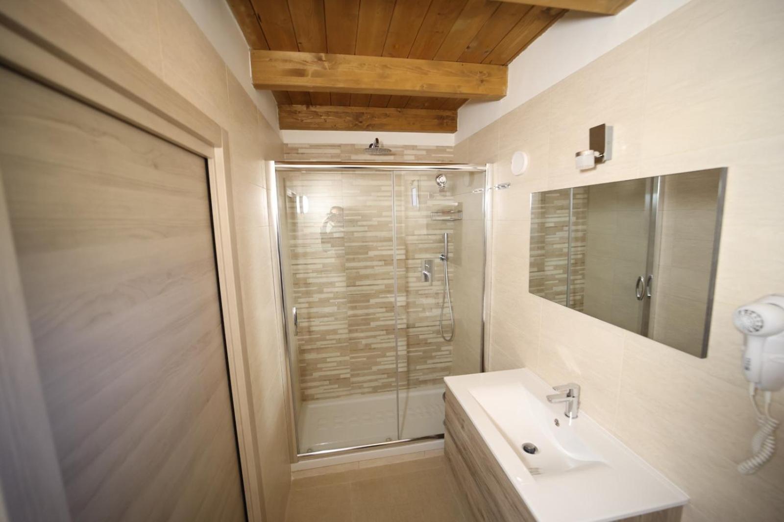 Bed & Breakfast Corso 138 - Sleep & Fly - By Domusextra Napels