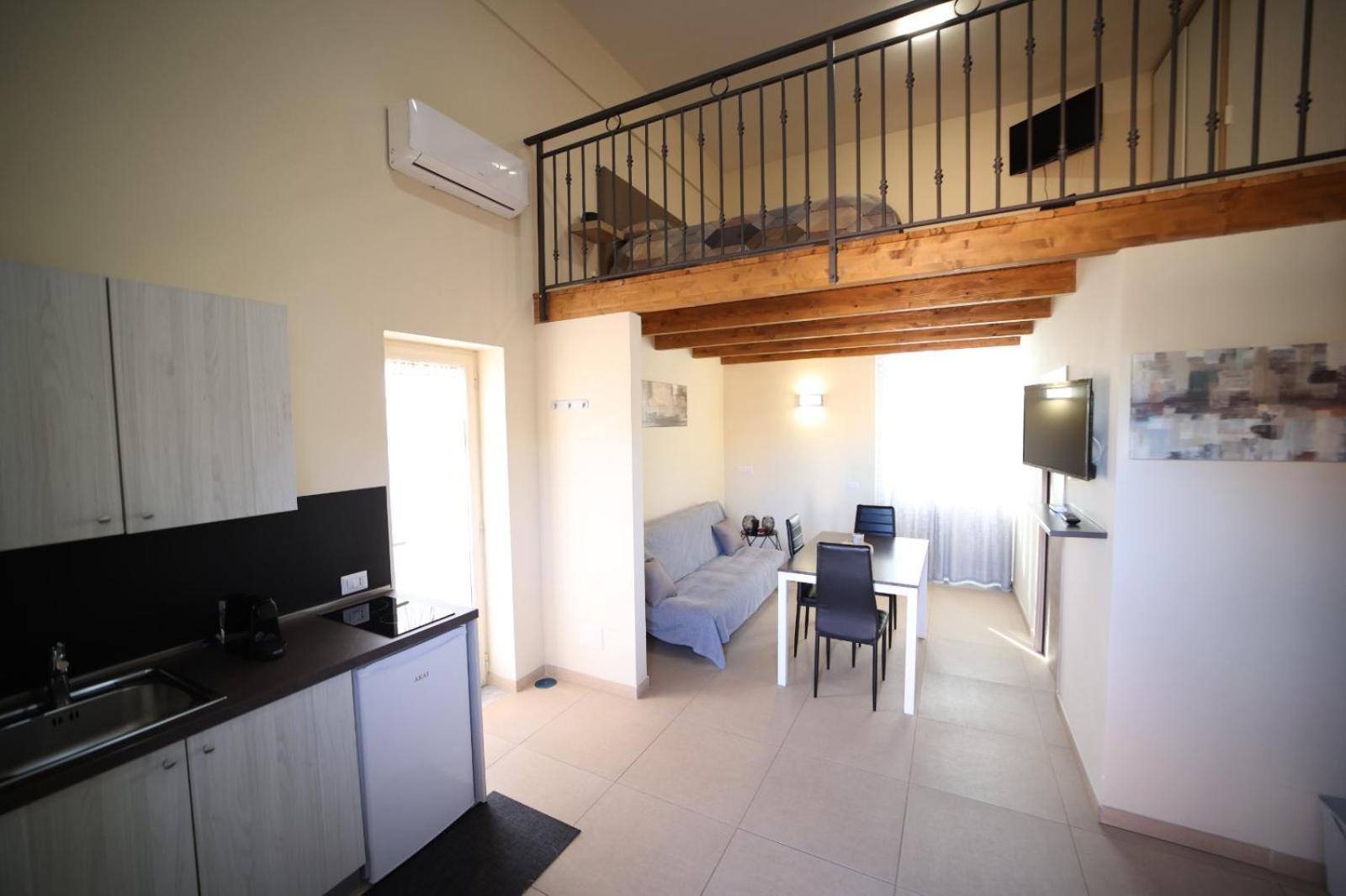 Corso 138 - Sleep & Fly - By Domusextra Bed & Breakfast *